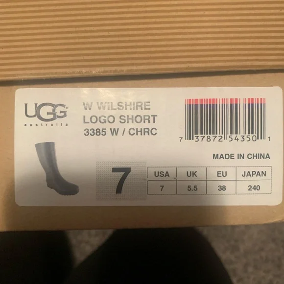 UGG rain boots - Picture 9 of 9